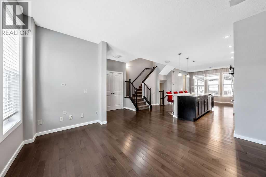 37 Marquis Common SE