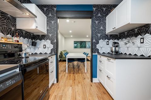 301 1561 VIDAL STREET White Rock BC V4B5A7