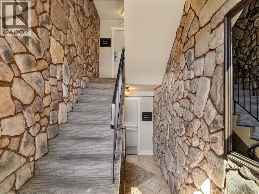 302, 1716 Henderson Lake Boulevard S