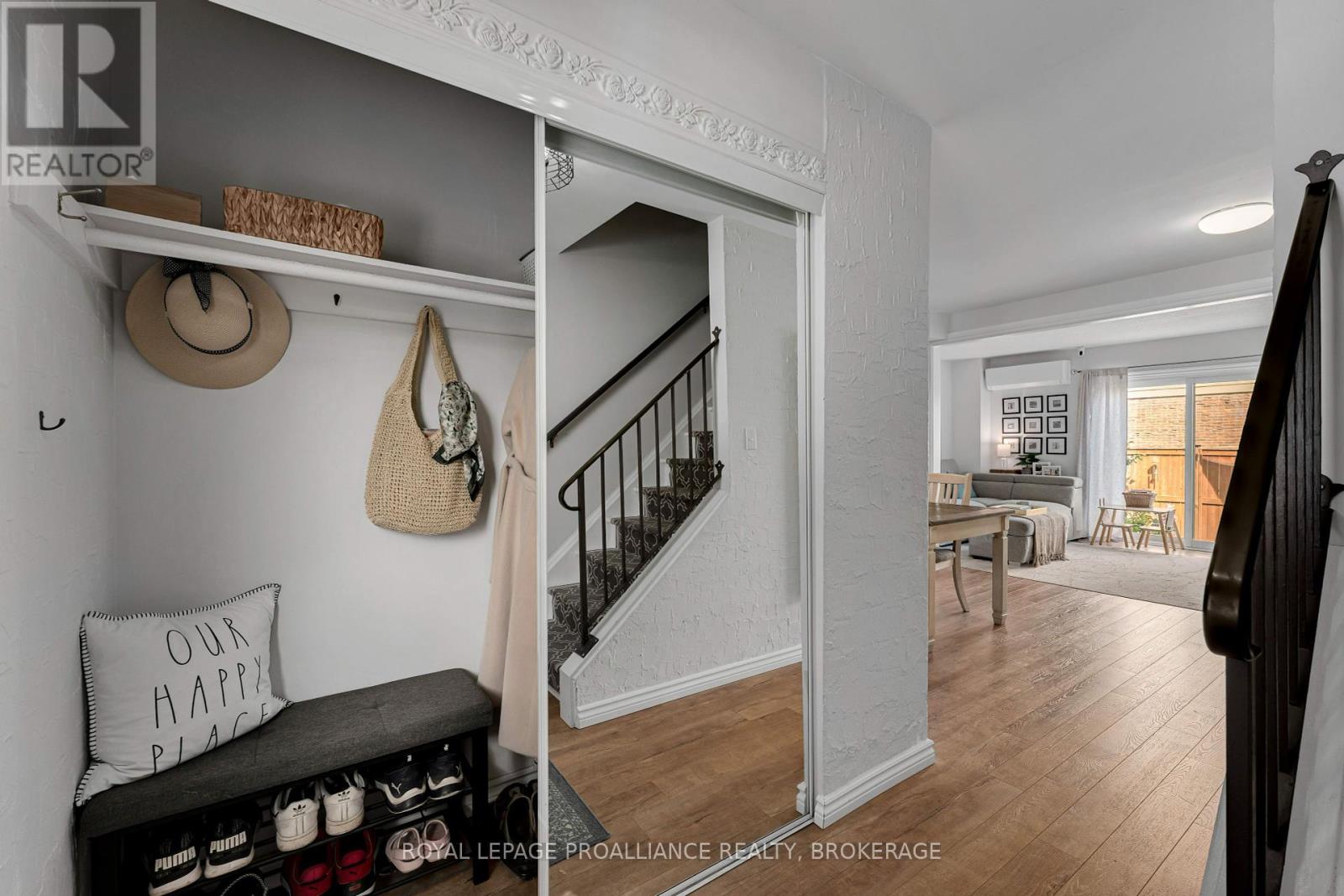 369 WILLIAM STREET N