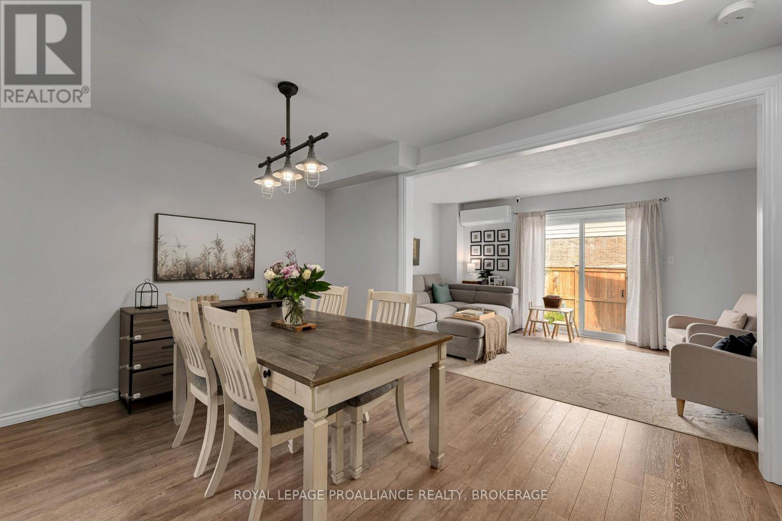 369 WILLIAM STREET N