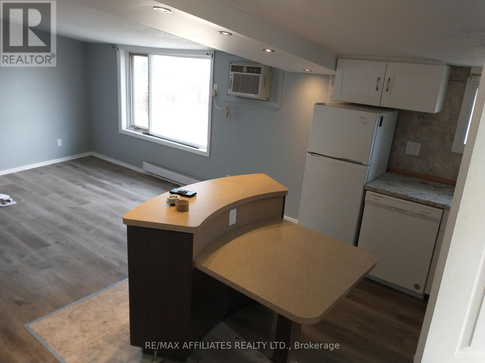 71 MCGONIGAL STREET W