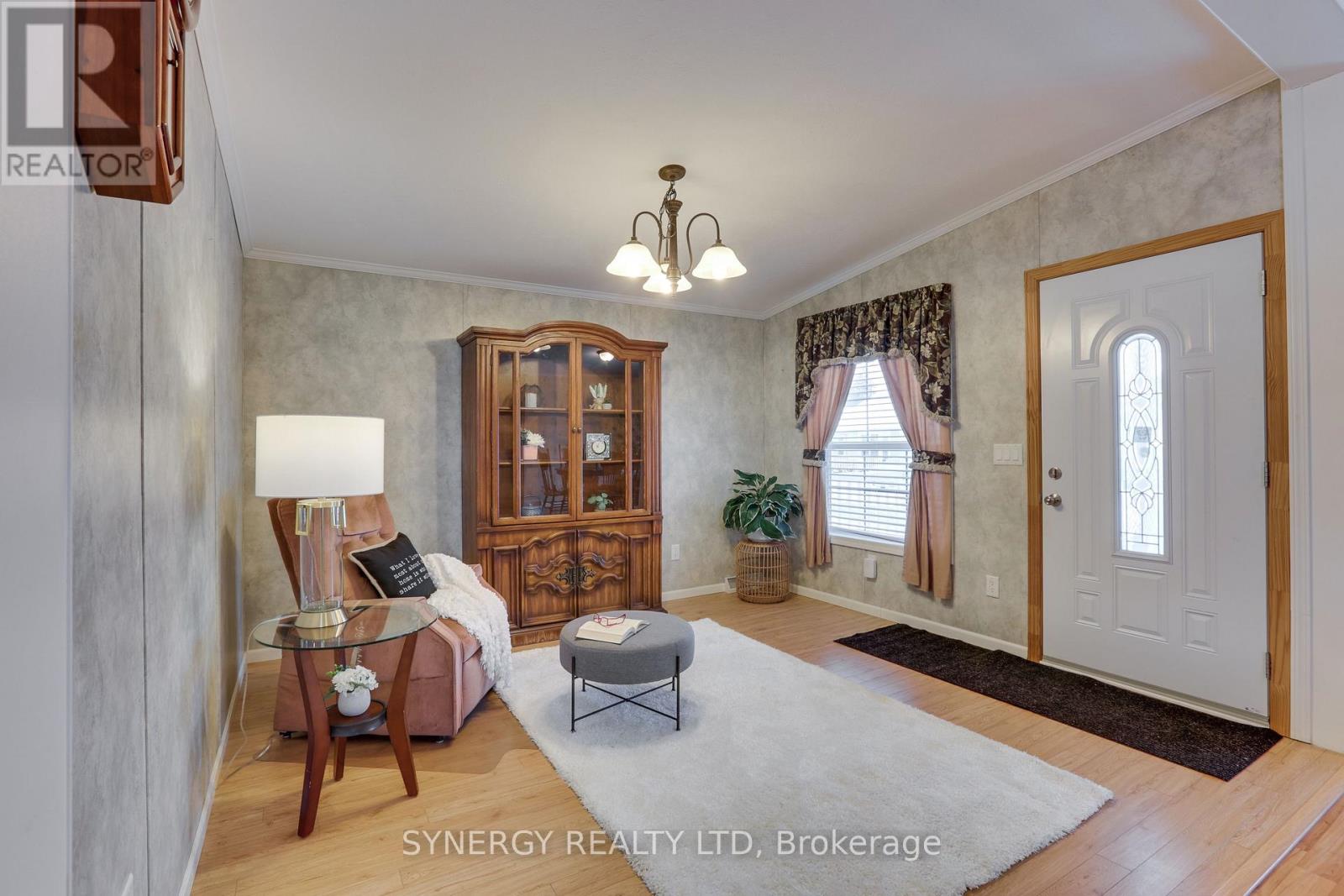 461 RICHARD CRESCENT