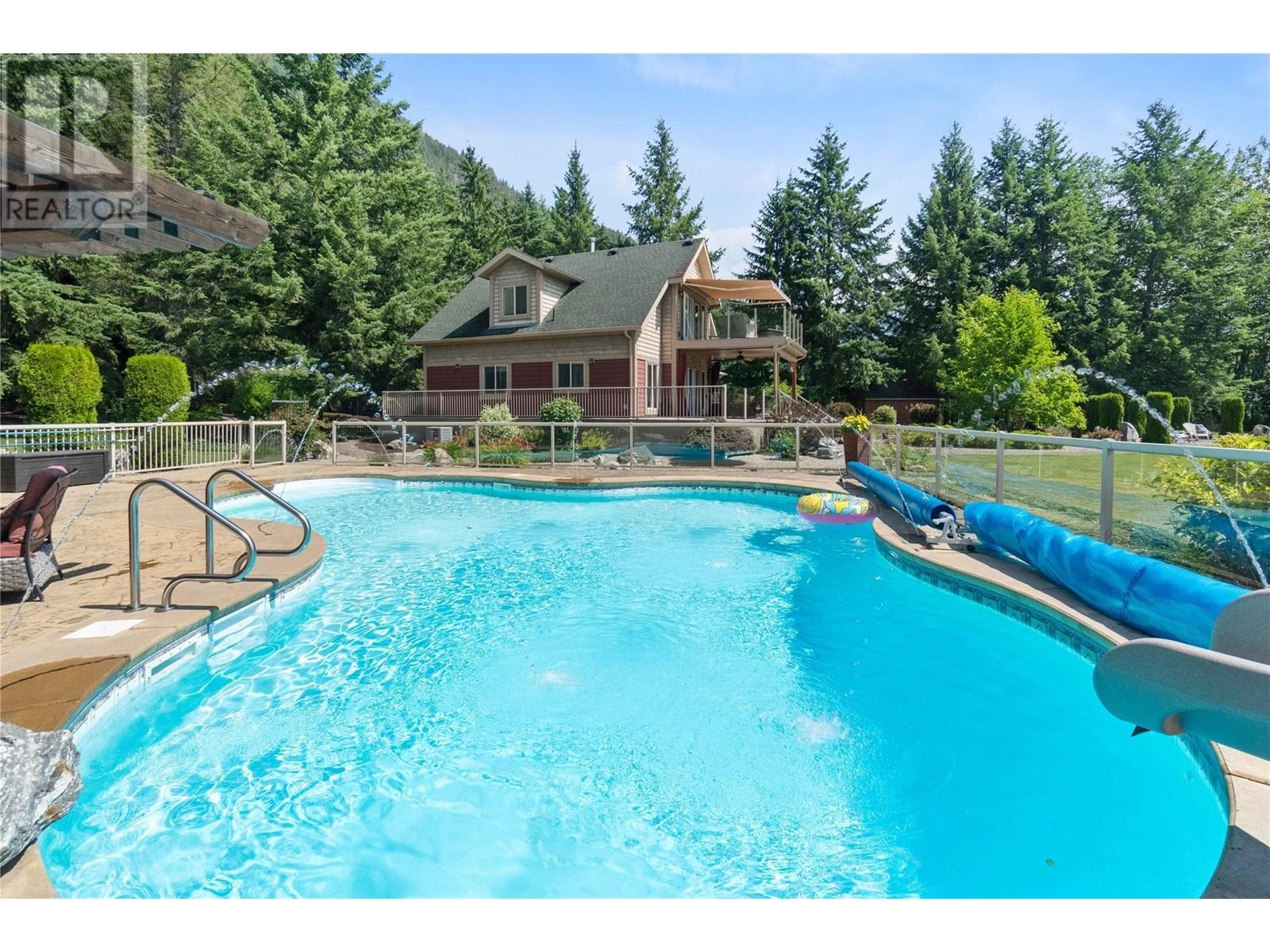 33 Old Town Road