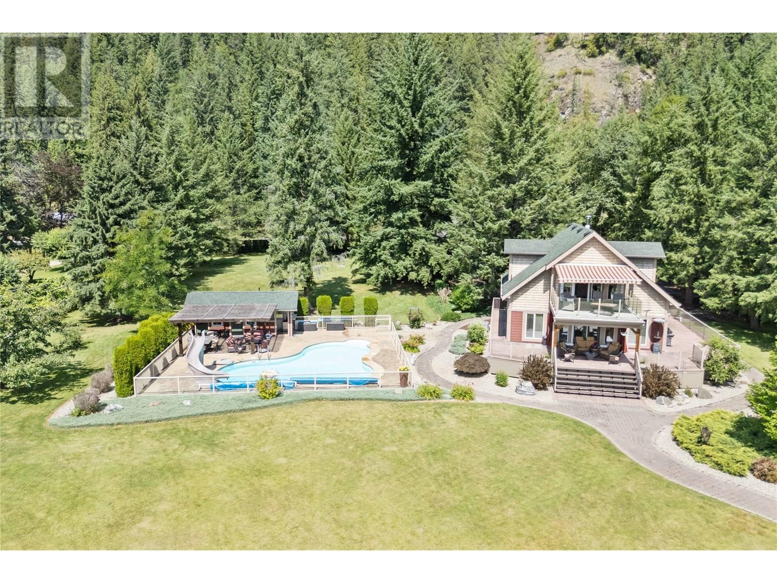 33 Old Town Road