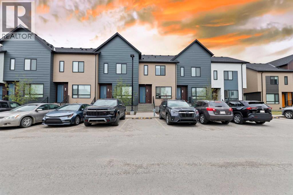 510 Redstone Crescent NE