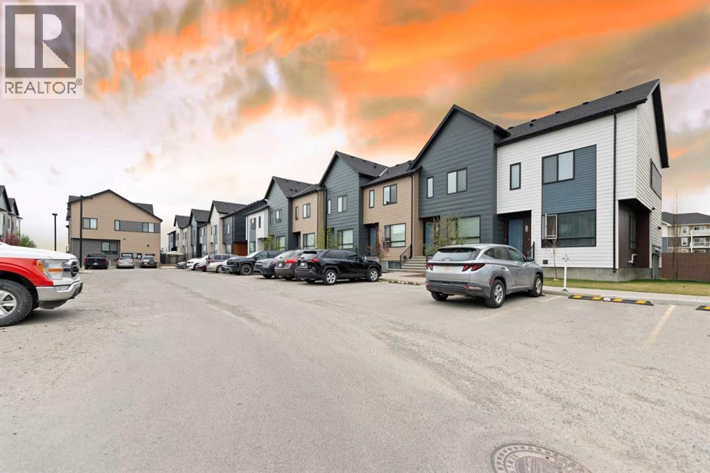 510 Redstone Crescent NE