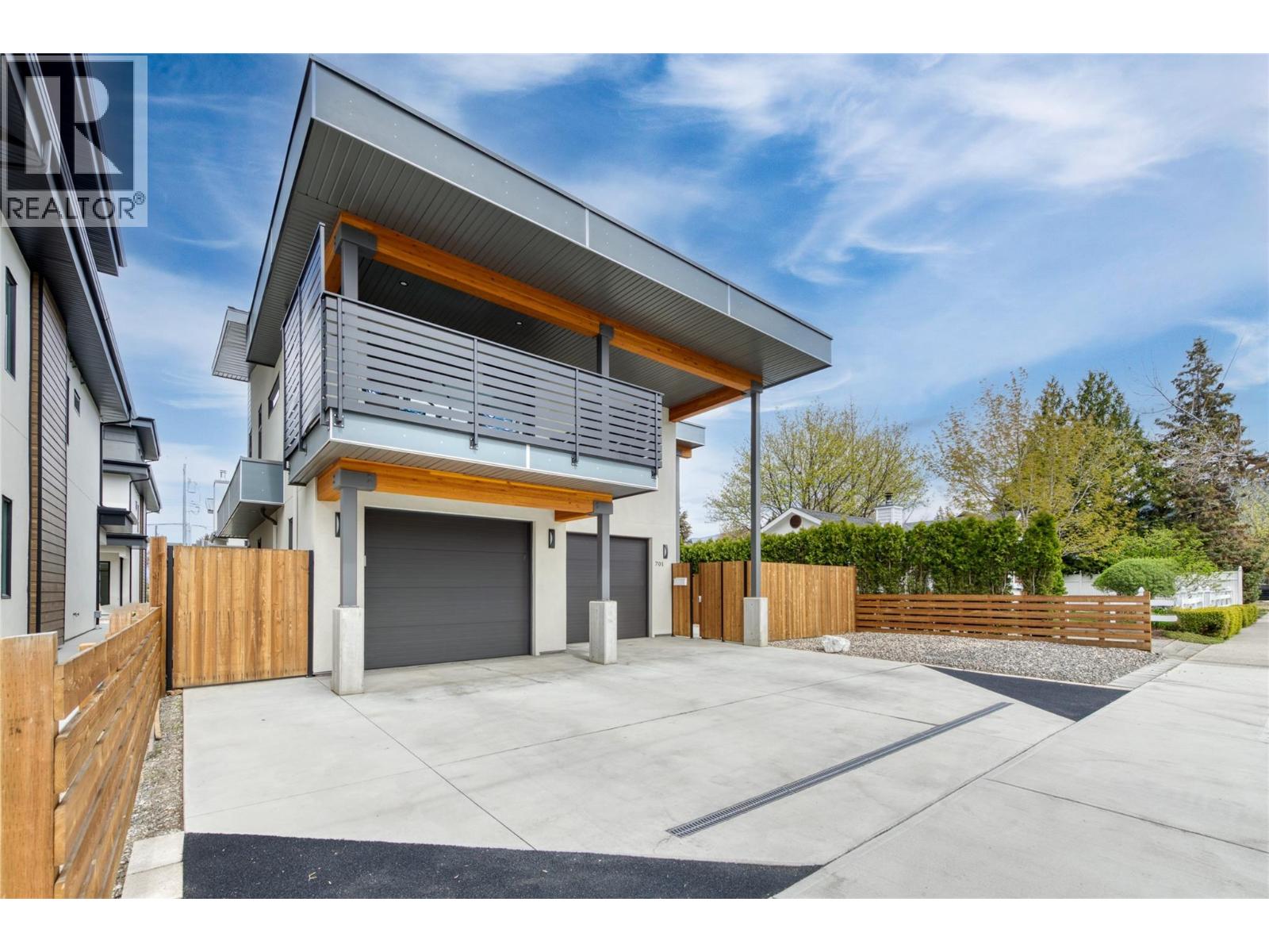 700 CHURCHILL Avenue
