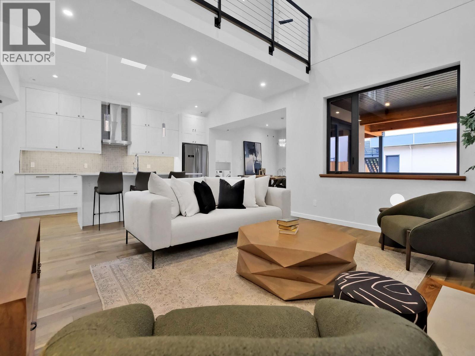 700 CHURCHILL Avenue