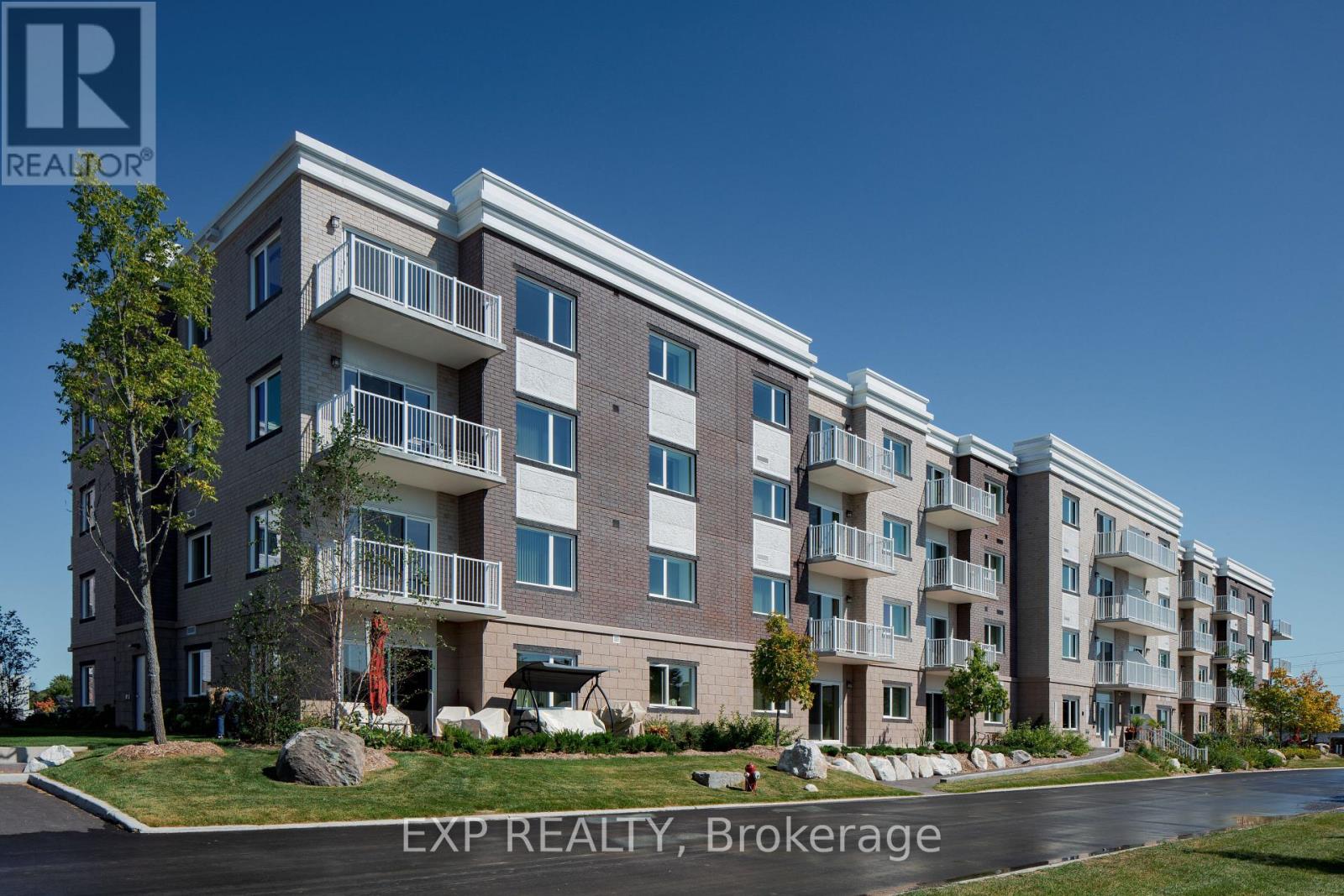 E412 - 411 BARNET BOULEVARD