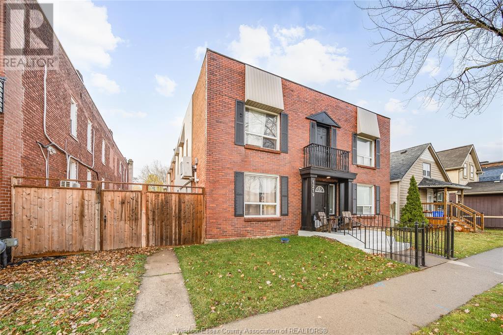 1219 MONMOUTH