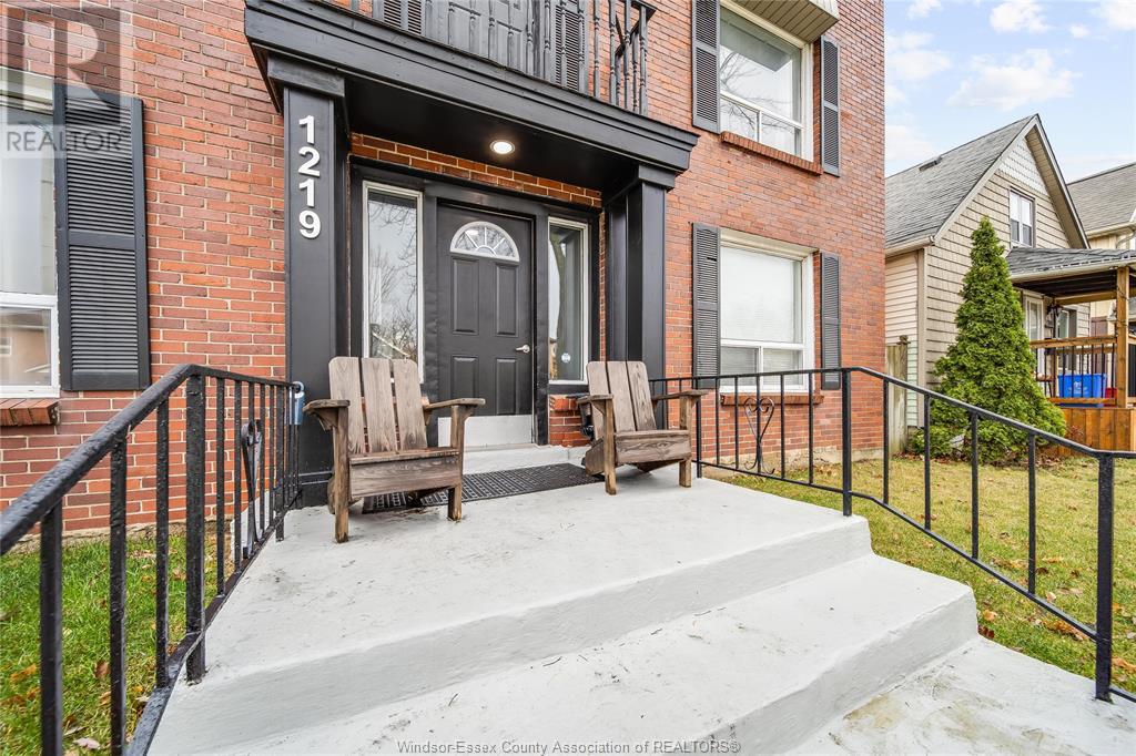 1219 MONMOUTH