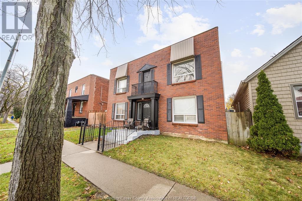1219 MONMOUTH