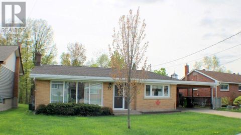 35 White Oak DR W Sault Ste Marie ON P6C2H7