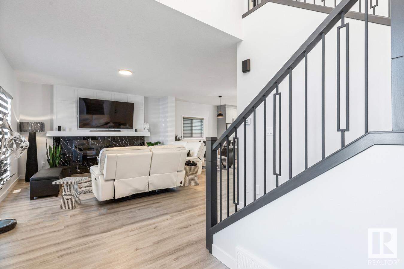4219 VETERANS WY NW