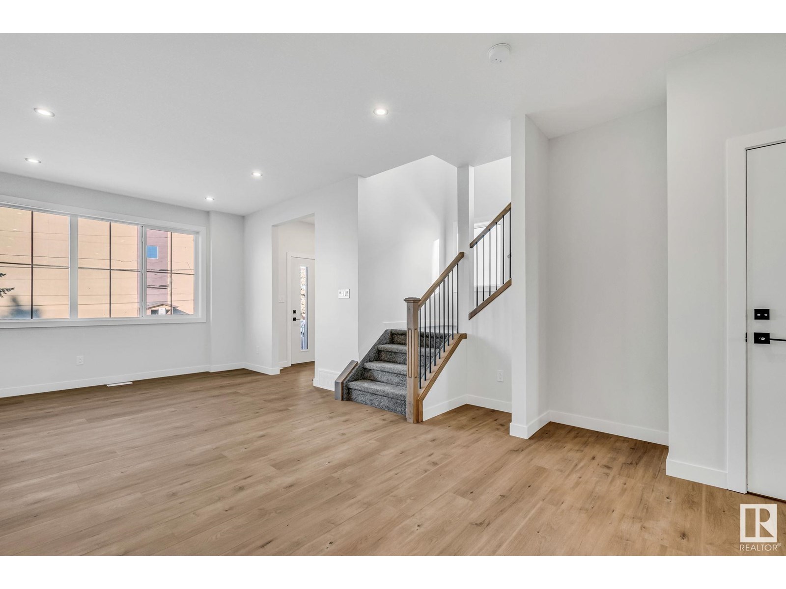 12715 114 ST NW