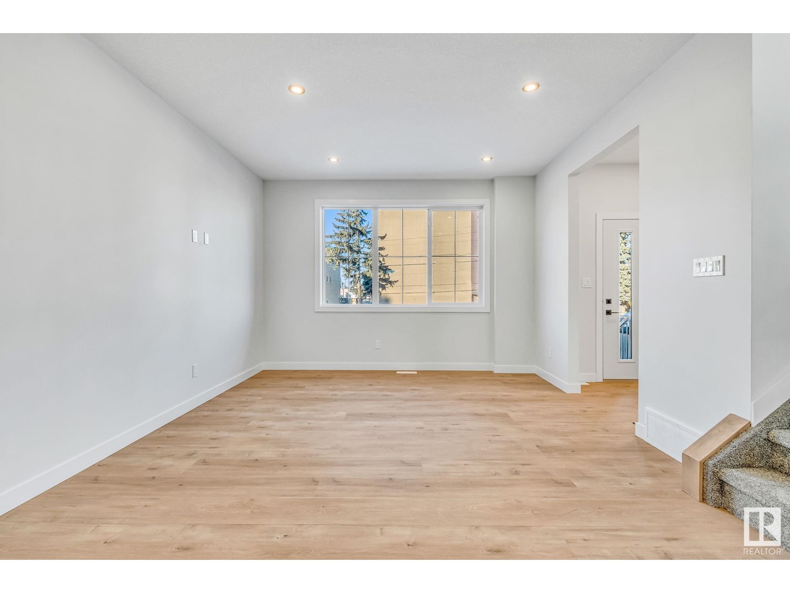 12715 114 ST NW