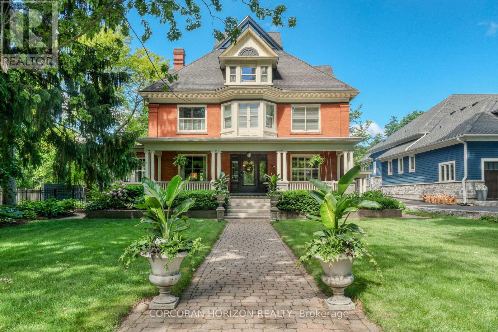 18 BRANT ROAD N