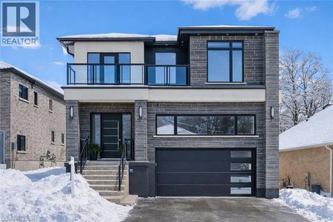 320 OTTERBEIN Road Kitchener ON N2B0A7