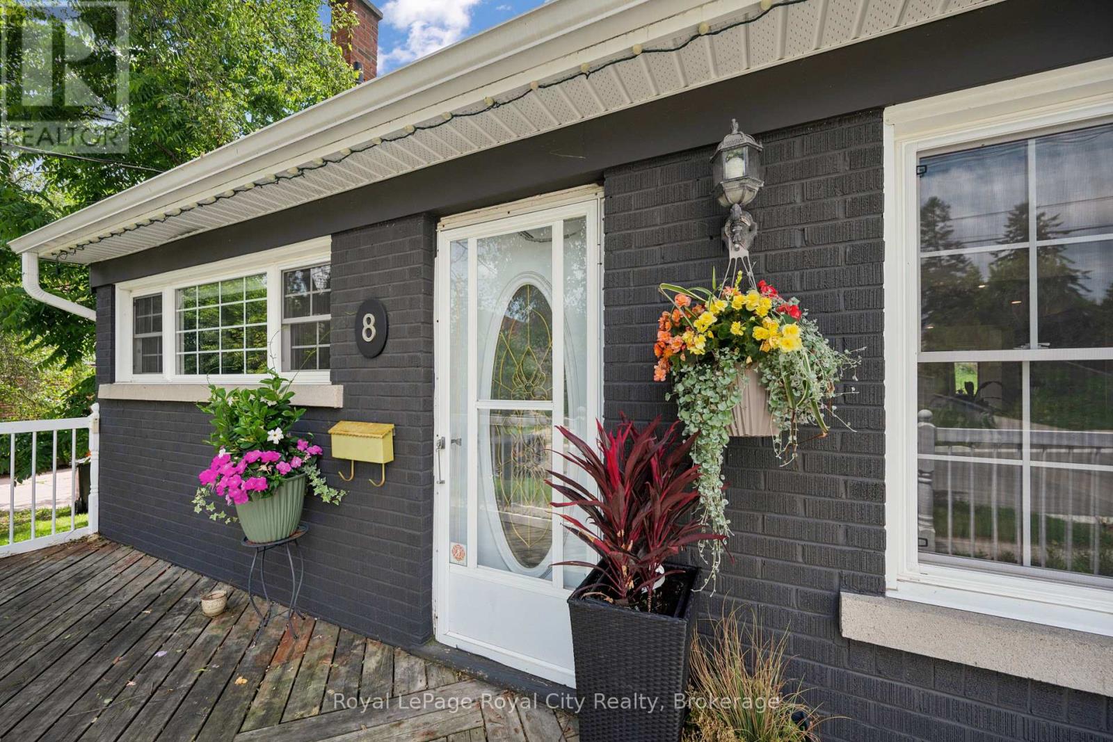 8 ROSEWOOD AVENUE