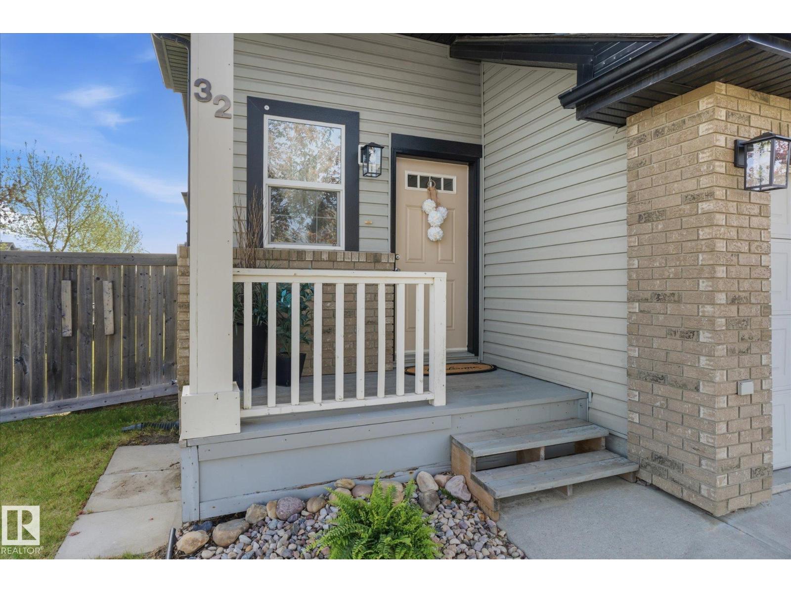 32 VISTA ST