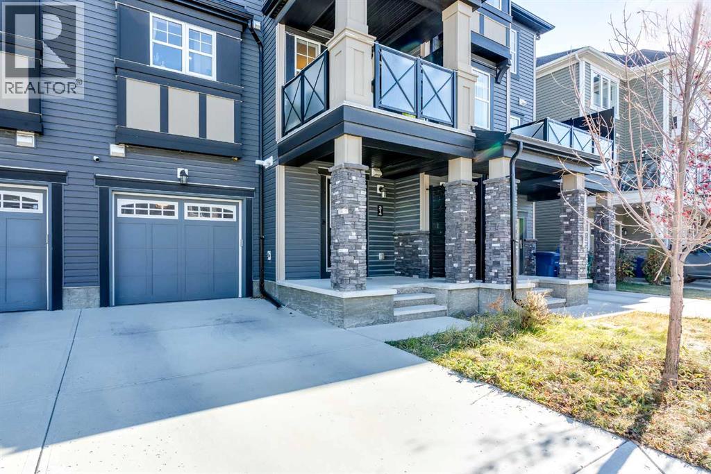 214 Hillcrest Gardens SW