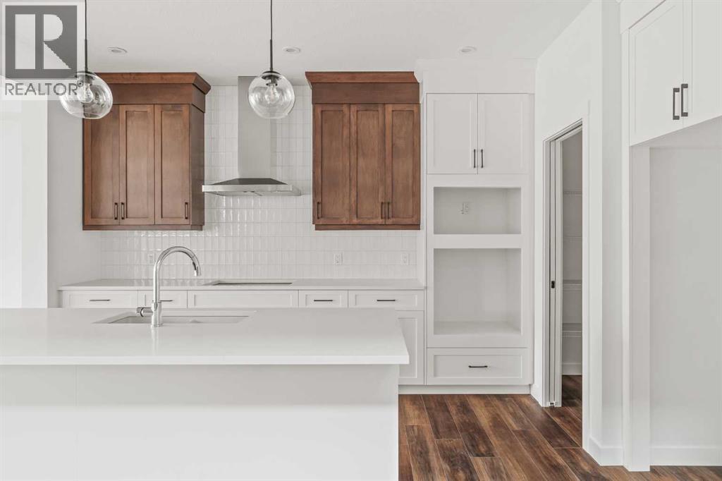 275 Silver Spruce Grove SW