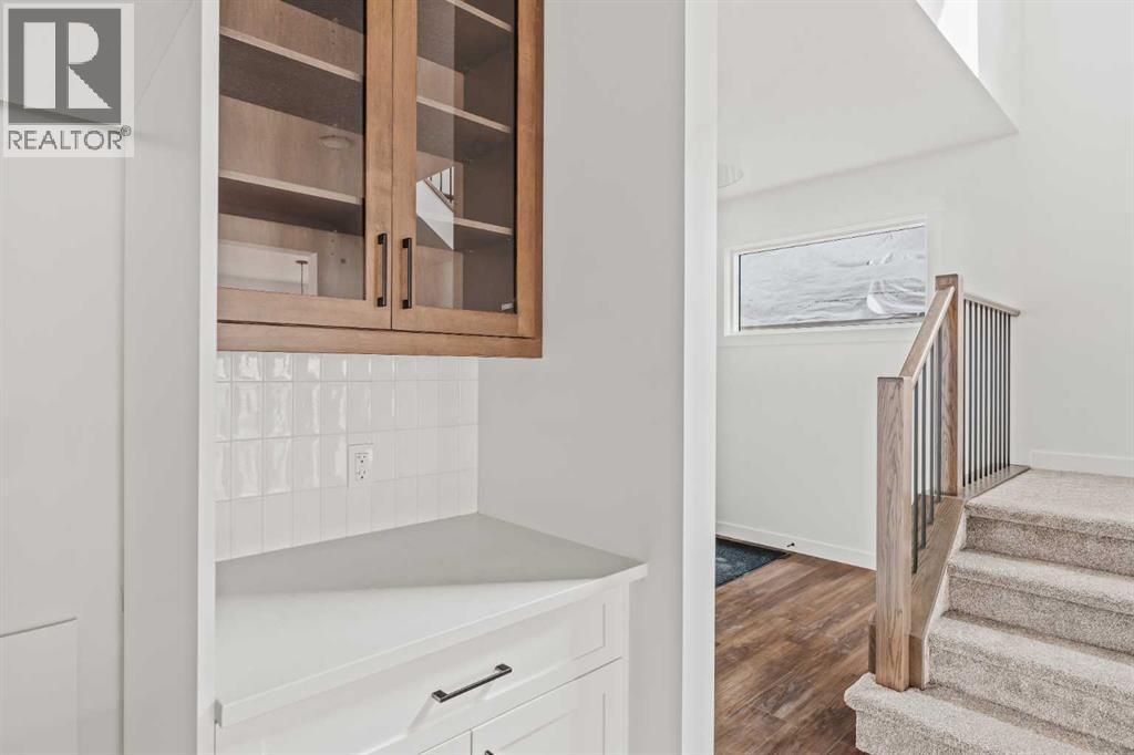 275 Silver Spruce Grove SW