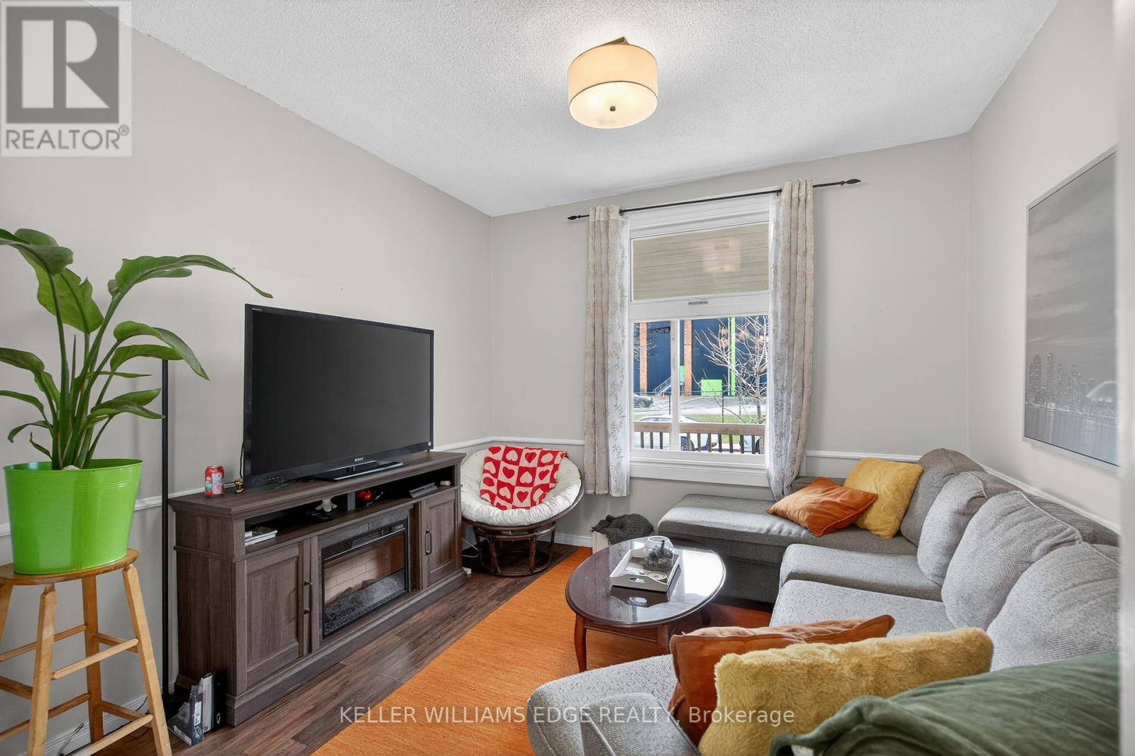 209 GLENDALE AVENUE N