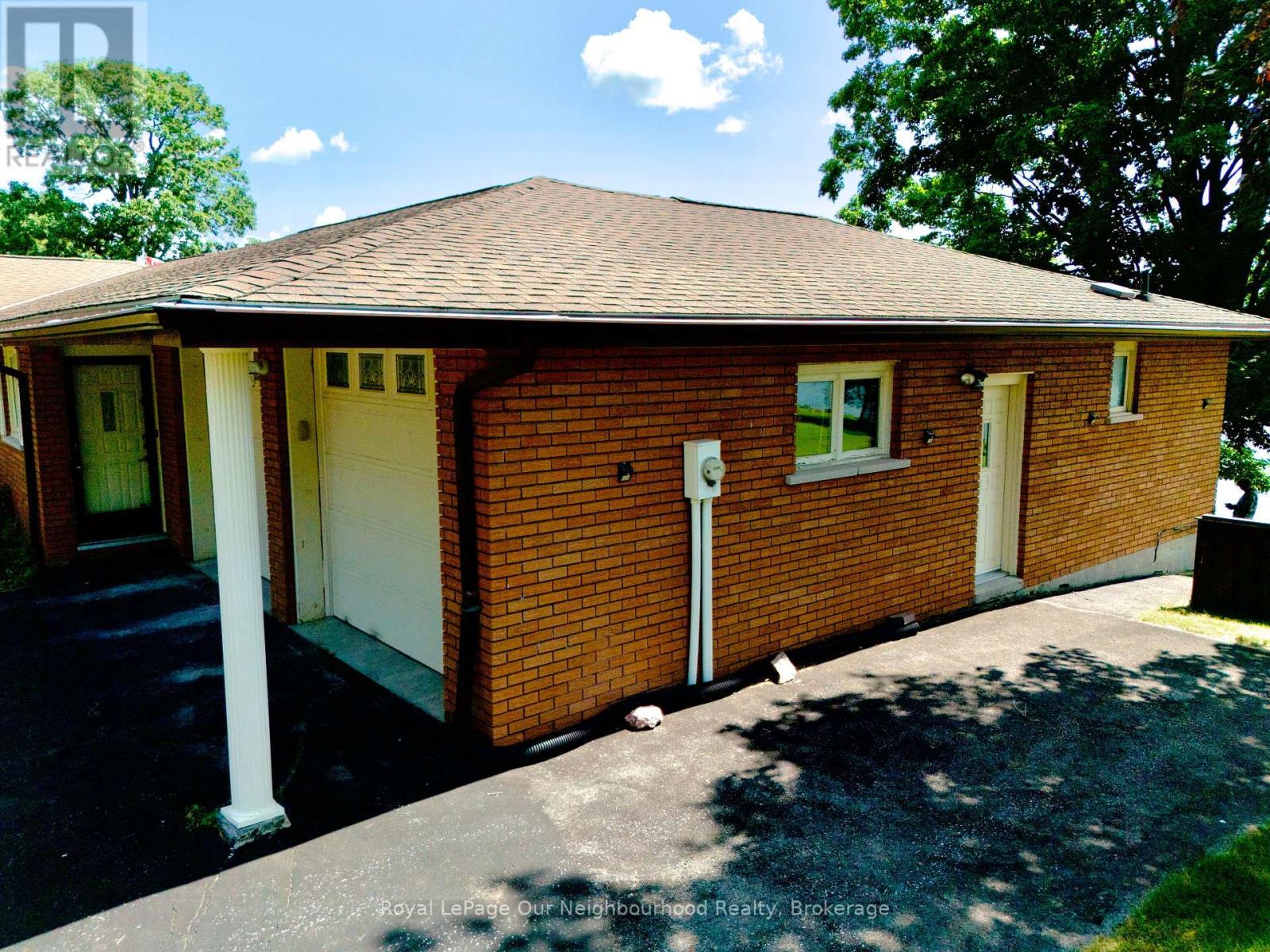 18 ROSECLIFF COURT