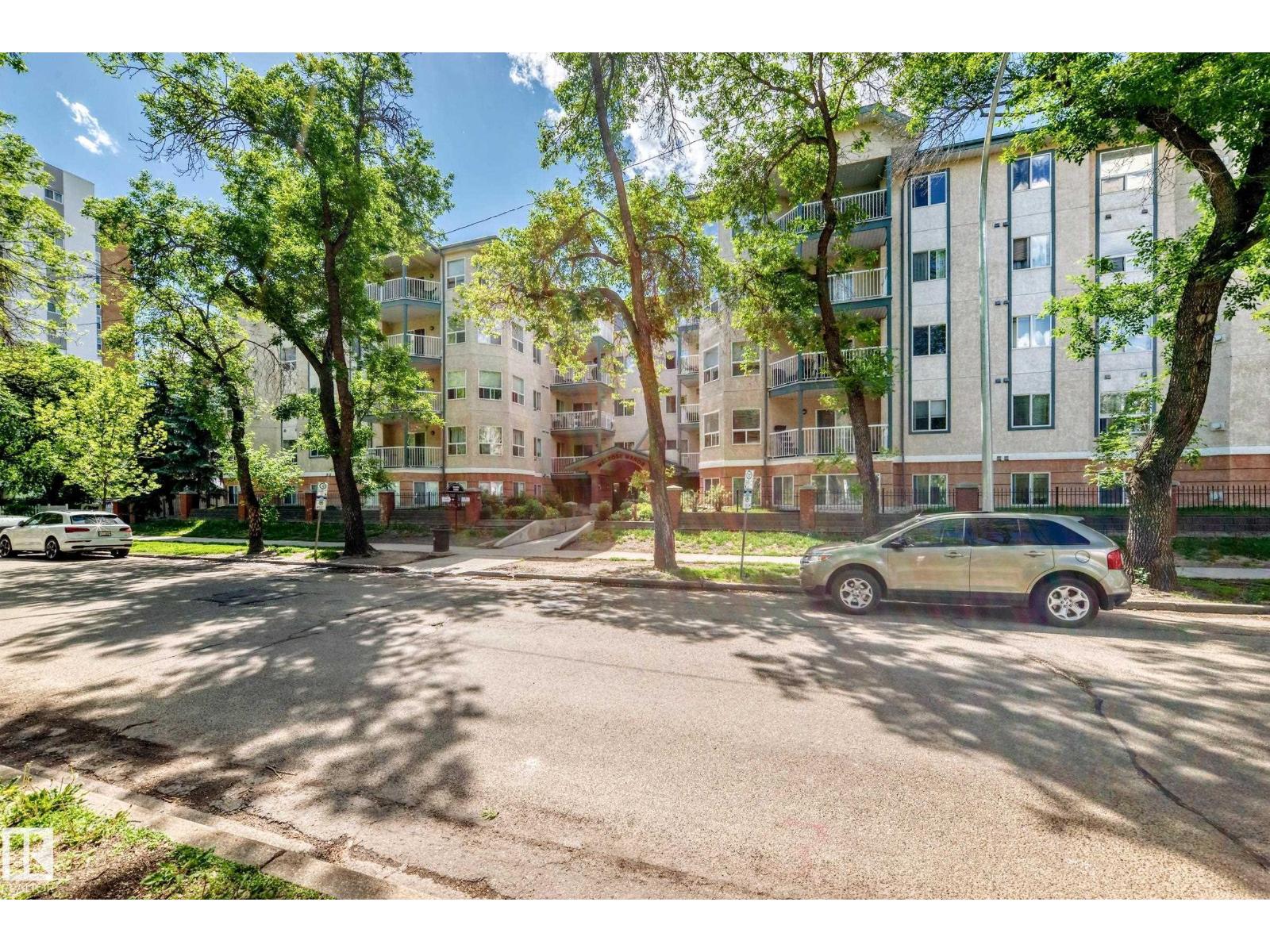 #214 9938 104 ST NW