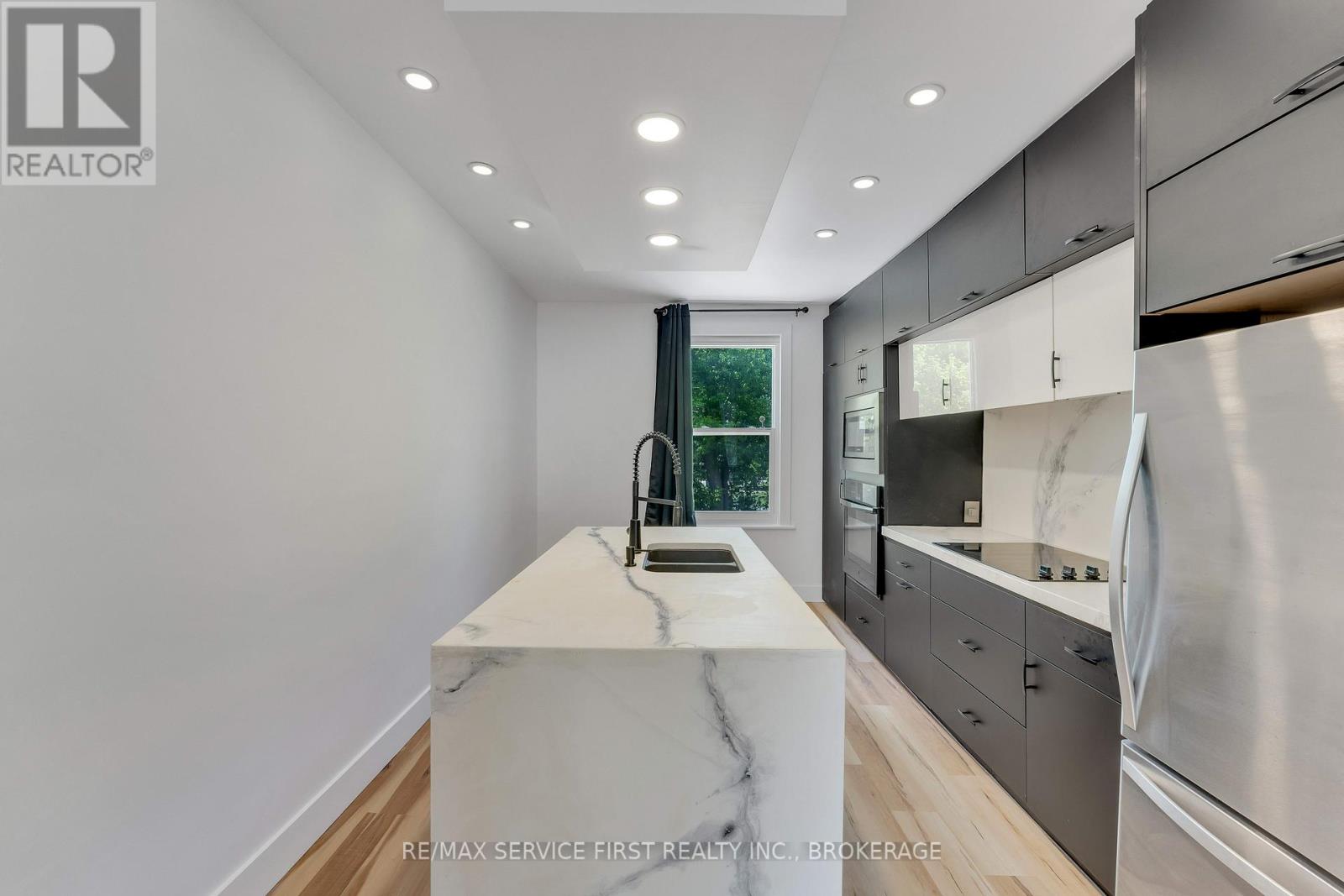 211 RAGLAN ROAD