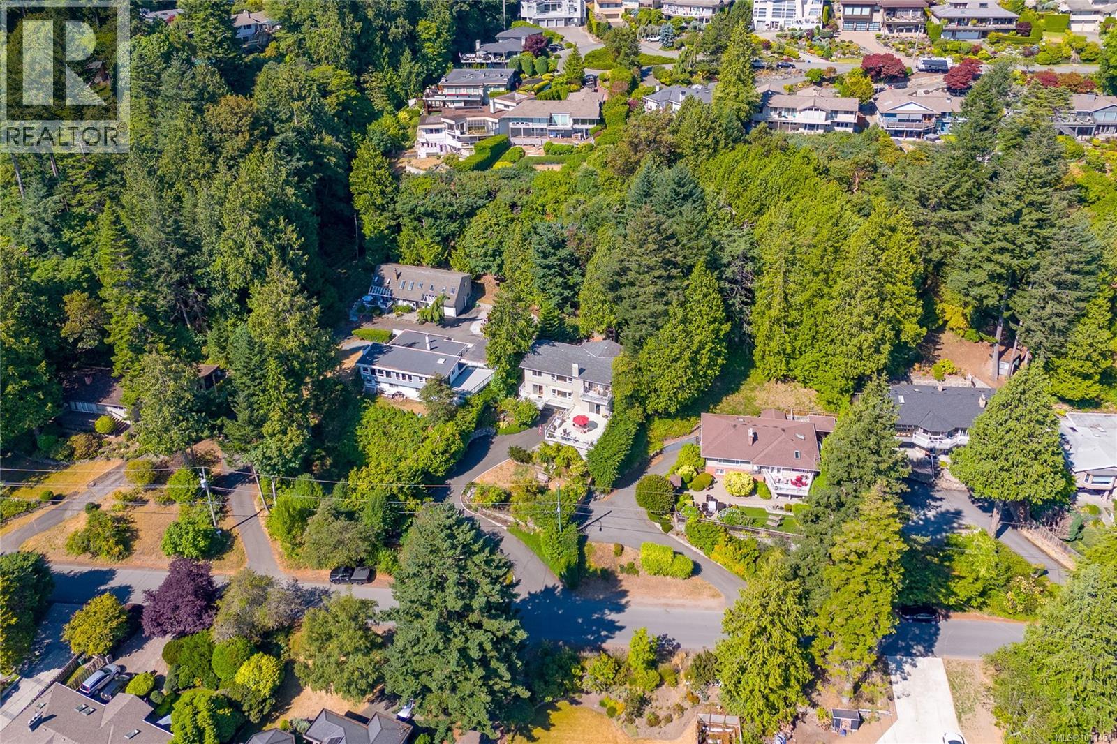 4964 Lochside Dr