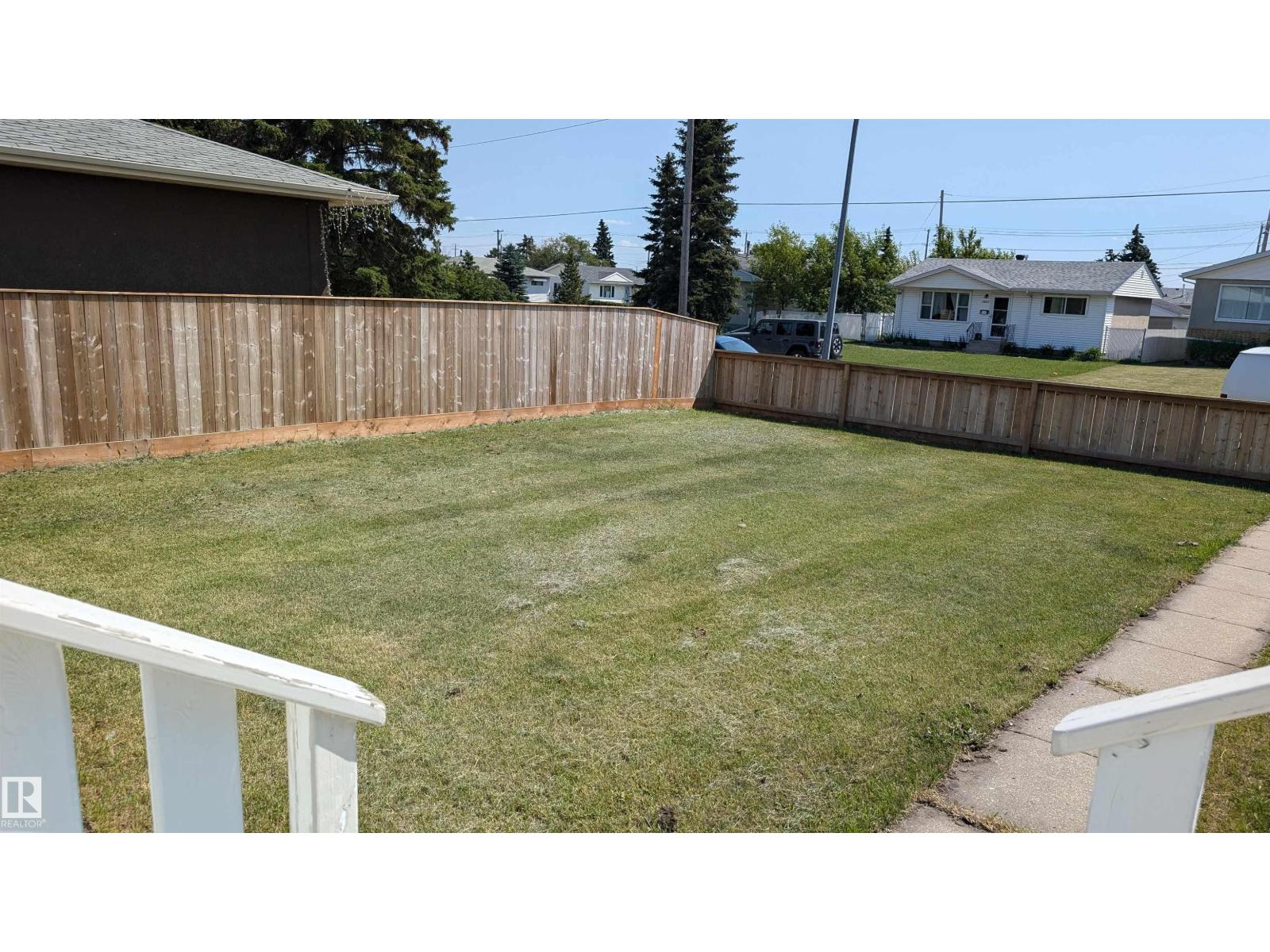 7812 128 AV NW