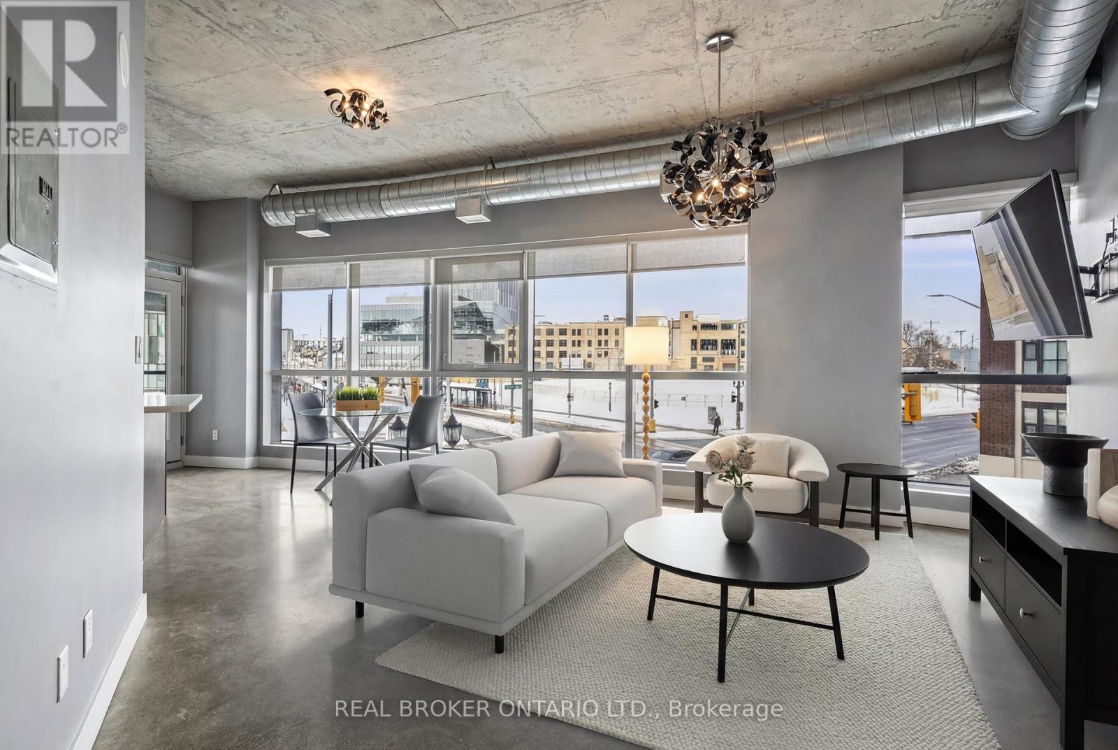 203 - 1 VICTORIA STREET S