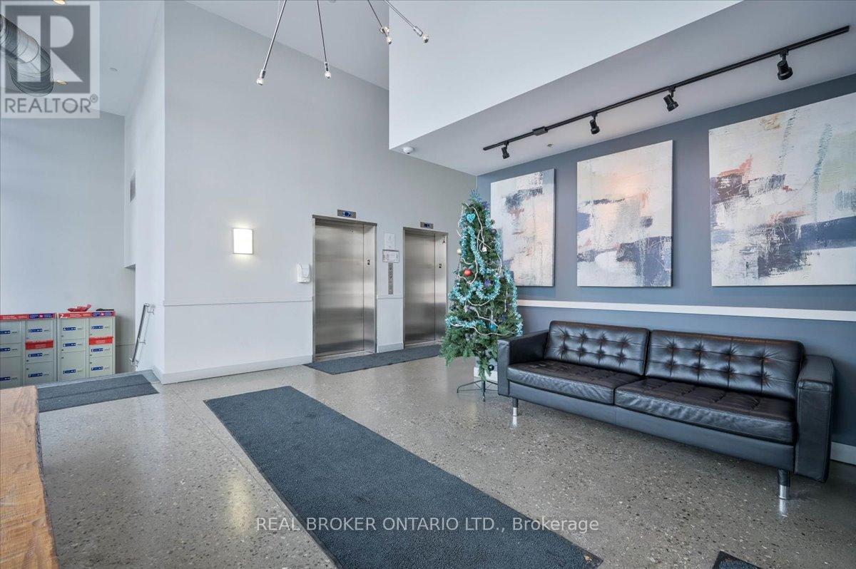 203 - 1 VICTORIA STREET S