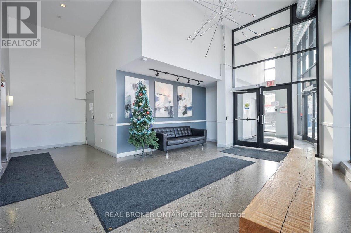 203 - 1 VICTORIA STREET S