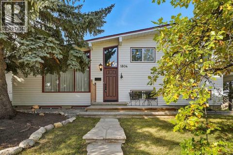 1804 Braemar Place SW Calgary AB T2W0Z4