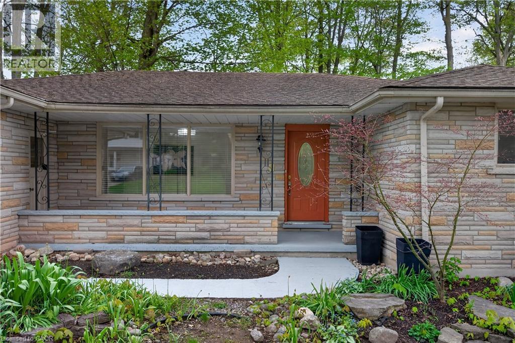 217 PINEGROVE Crescent