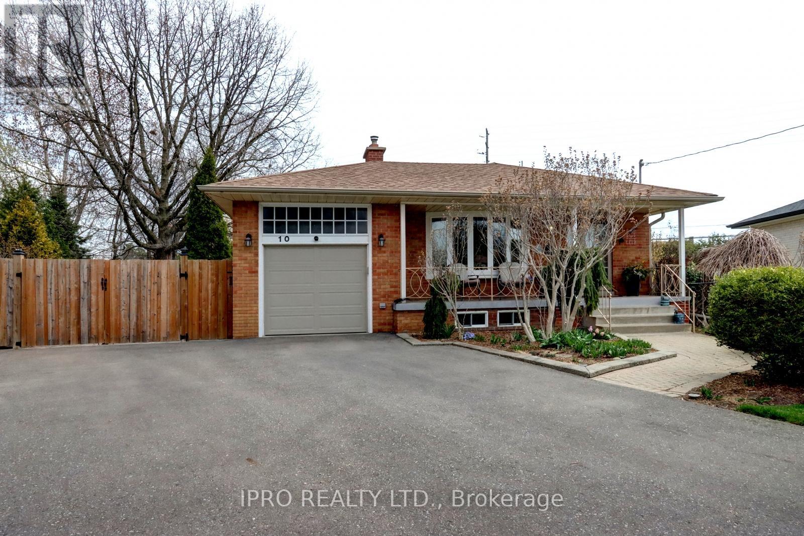 10 CHESTNUT AVENUE