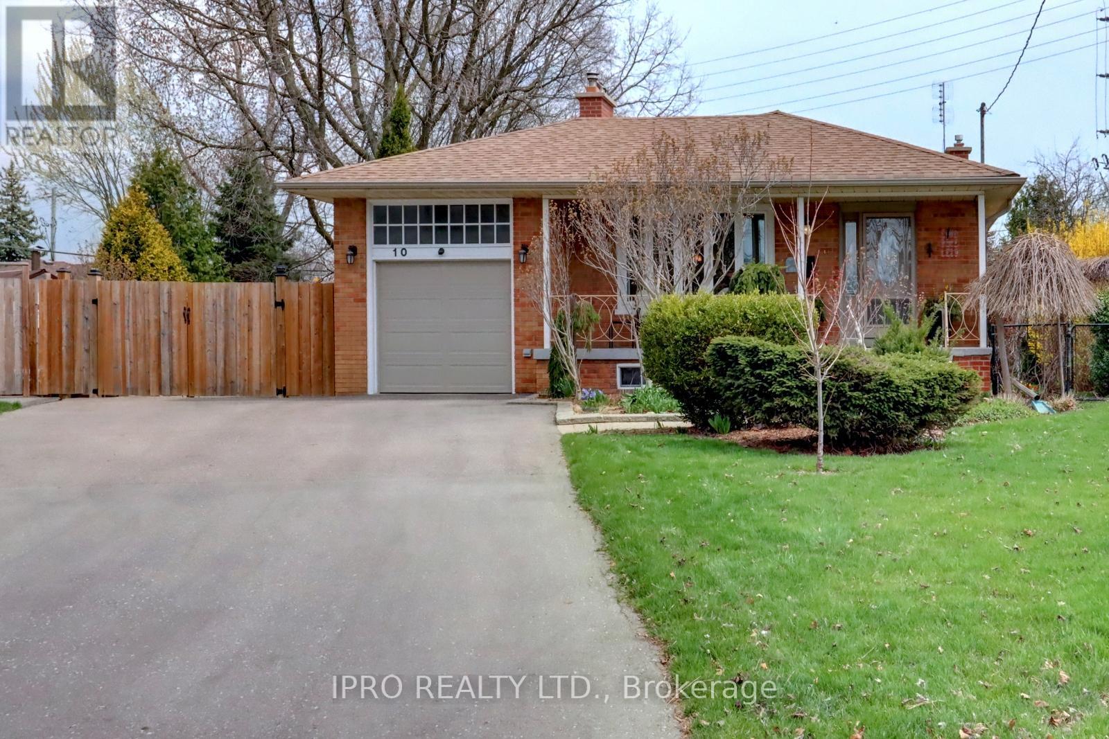 10 CHESTNUT AVENUE