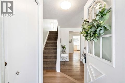 2213 Woodview Drive SW Calgary AB T2W3N9