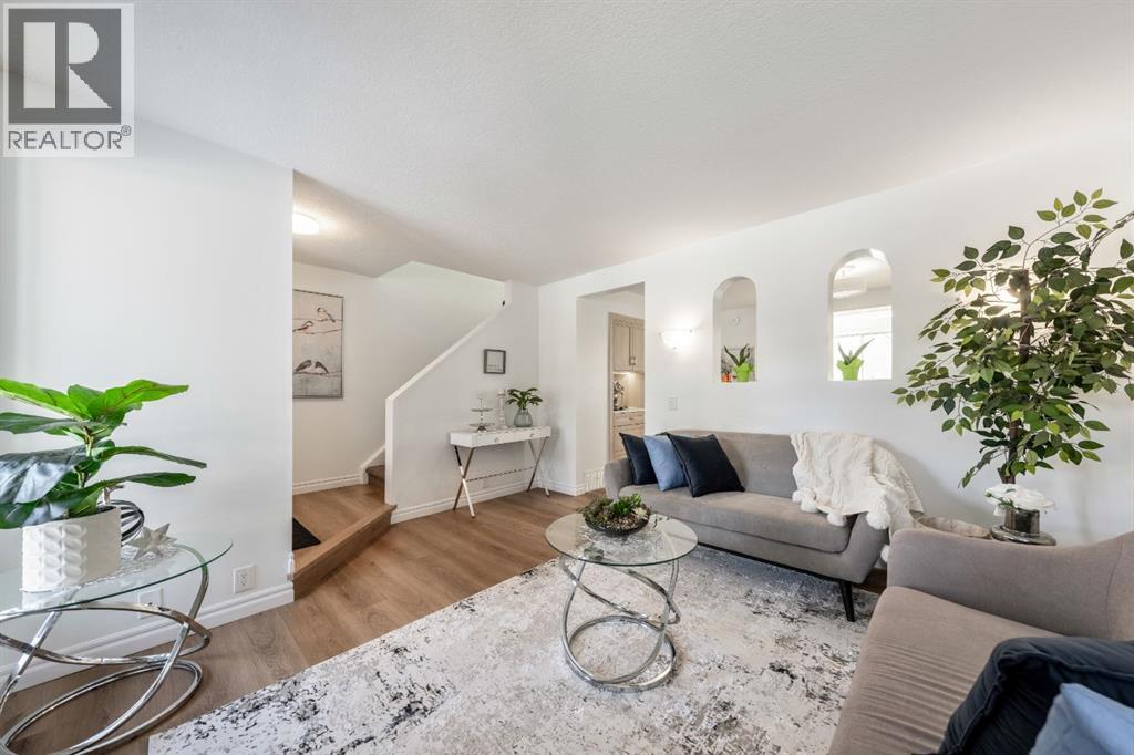 2213 Woodview Drive SW