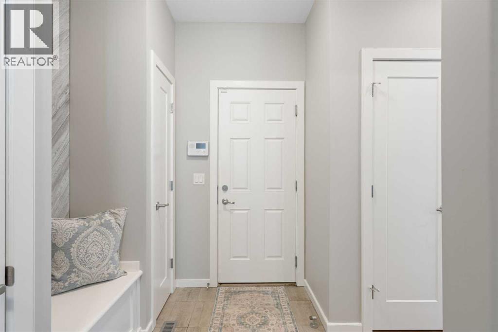 360 Bayside Crescent SW