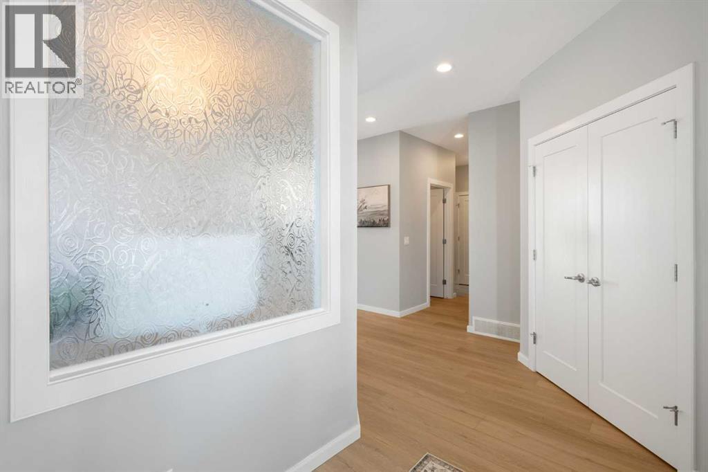 360 Bayside Crescent SW