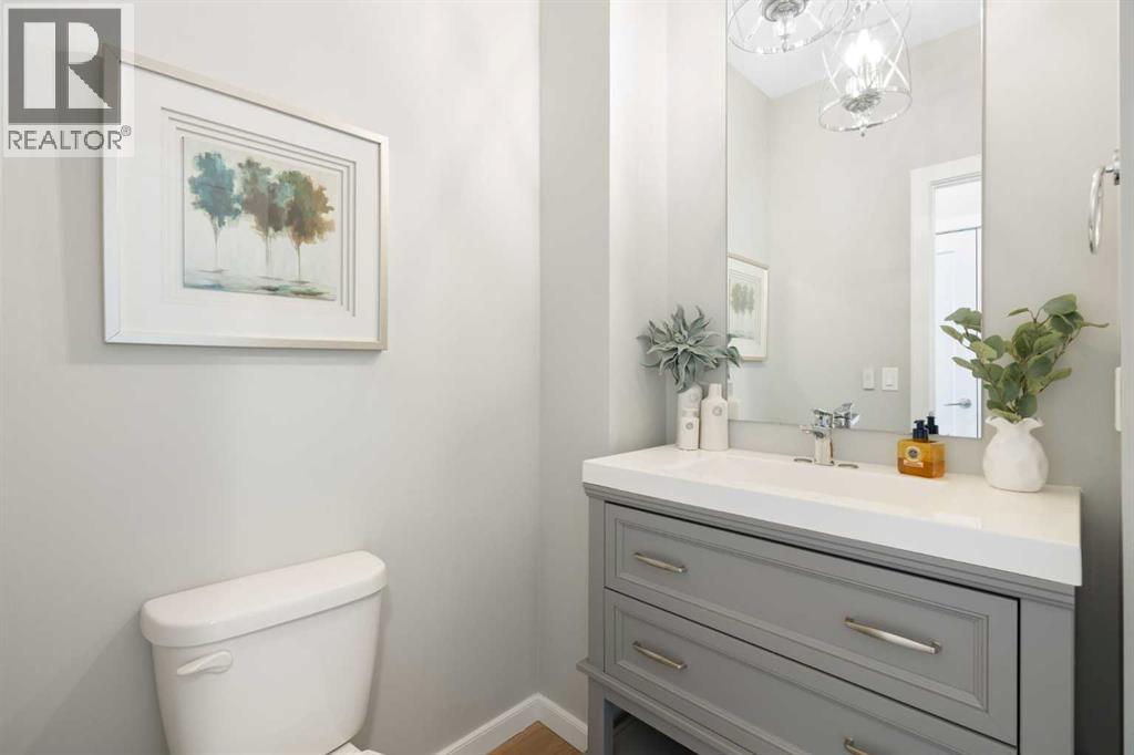 360 Bayside Crescent SW