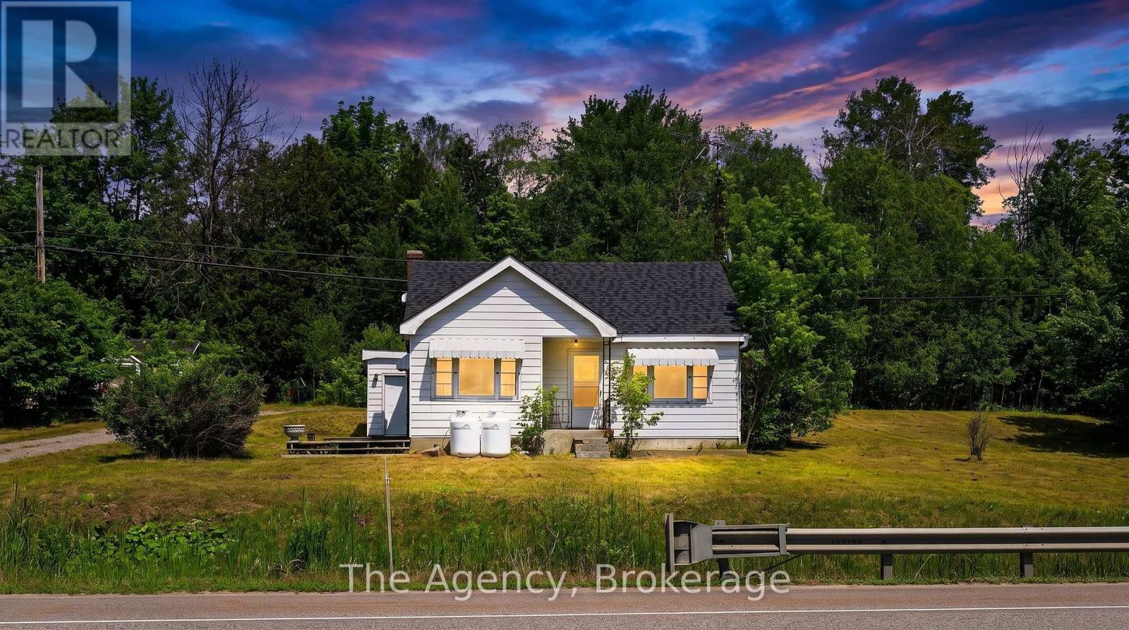 Photo 1 of 49 — 11401 HIGHWAY 12, Severn (Coldwater), ON L0K1E0
