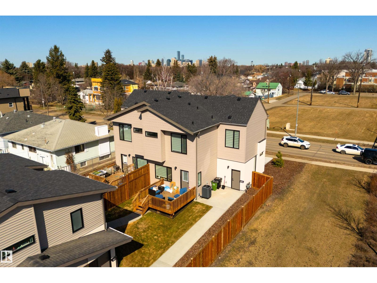 8311 & 8313 76 AV NW