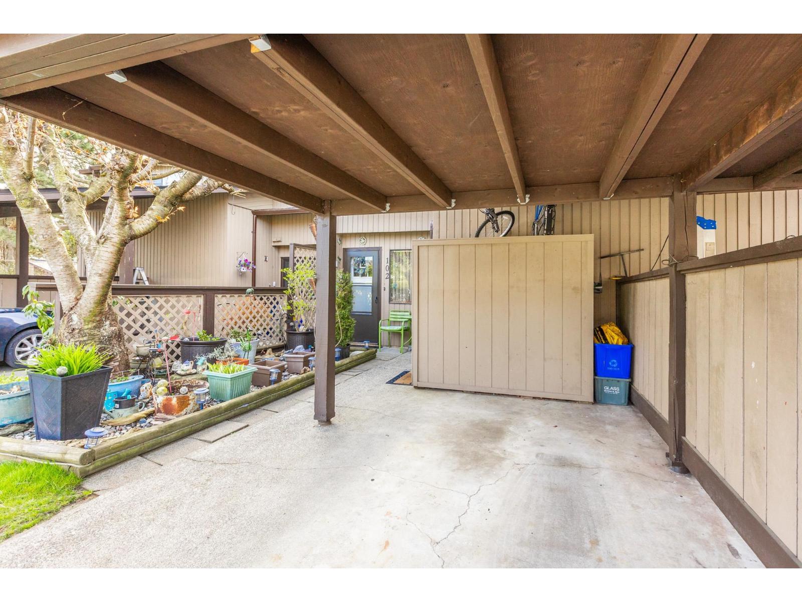 102 27044 32 AVENUE