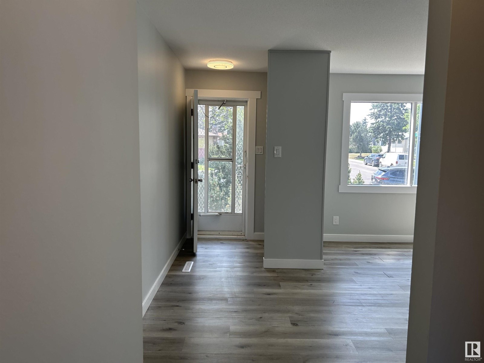 16318 88 AV NW